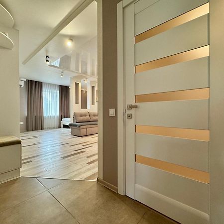 Apartpoltava Розкішна Студія З Кутовою Ванною, 1-Й Будинок Біля Корпусного Парку, Панорамний Балкон 外观 照片
