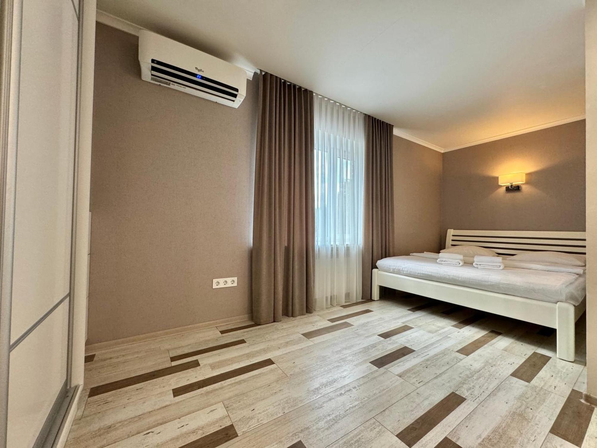 Apartpoltava Розкішна Студія З Кутовою Ванною, 1-Й Будинок Біля Корпусного Парку, Панорамний Балкон 外观 照片