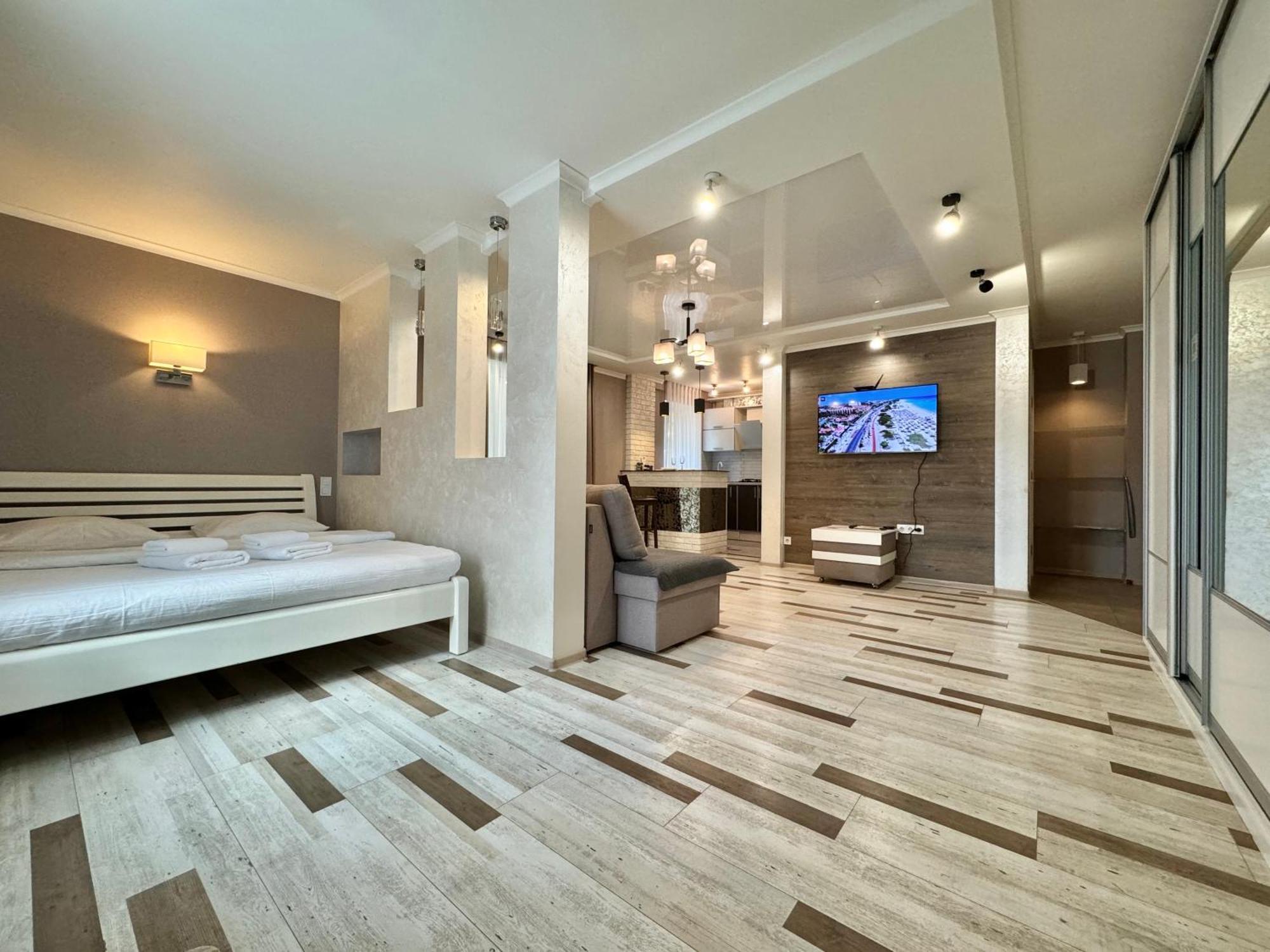Apartpoltava Розкішна Студія З Кутовою Ванною, 1-Й Будинок Біля Корпусного Парку, Панорамний Балкон 外观 照片